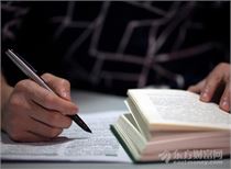 英国经济深陷衰退,疫情反复与“脱欧”迷雾双重打击