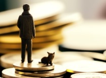 美国首次申请失业救济人数激增