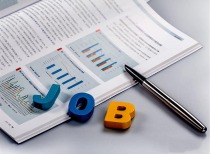 美国劳动力市场趋于稳定,职位空缺反弹裁员减少