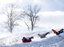 冰雪旅游热潮兴起，冰雪产业迎来发展新机遇