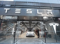 特斯拉美国多次召回电动汽车,年交付量十年来首次下滑