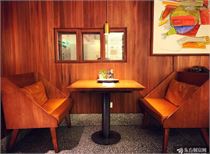 约翰逊主持首次面对面内阁会议，鼓励民众复工提振经济