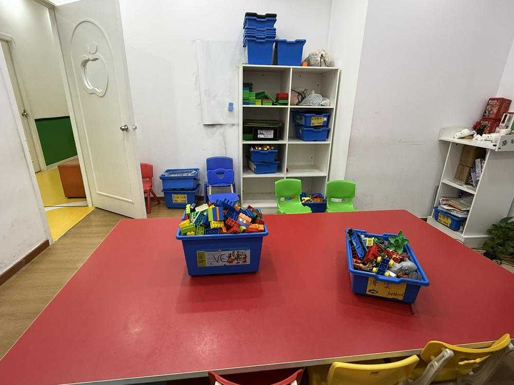 童程童美乐高教室内部