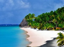 旅游及酒店板块异动拉升，东盟国家旅游团入境云南西双版纳免签政策助力