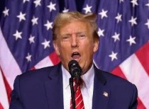 特朗普宣布将出售“特朗普金卡”引发关注