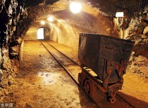 乌克兰与美国矿产协议谈判，安全保障成焦点