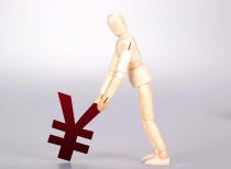 美国裁员数据激增,特朗普政策影响显现