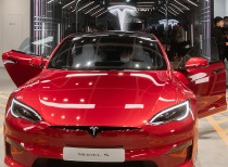 特朗普警告破坏特斯拉者或将入狱20年