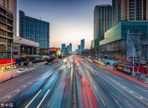 特朗普贸易战引发滞胀风险，美国经济面临挑战