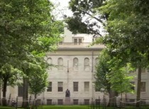 特朗普政府撤销哈佛大学SEVP认证，数千国际学生求学受阻