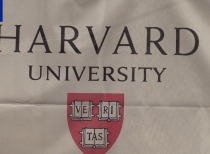 哈佛大学起诉特朗普政府禁令，国际学生身份成焦点
