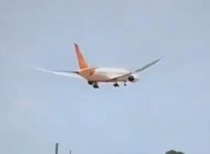 印度航空客机坠毁事件,波音787型飞机全球首遭空难全损