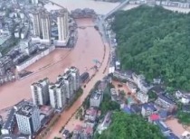 暴雨橙色预警持续 多地降雨破历史极值