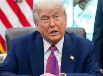 特朗普与泽连斯基通话 俄乌局势持续紧张.