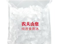 山姆2公斤冰块卖22.8元引热议，卖冰生意成新热点