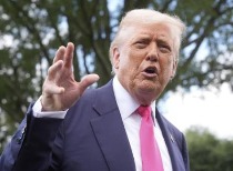 国际财经：特朗普关税政策引发多国反应