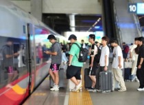 铁路部门优化学生购票优惠措施，出行更便捷