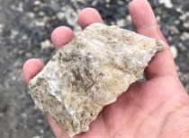 碳酸锂主力合约止跌回暖，市场底部何时确立？