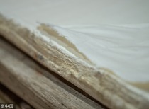 白卡纸与瓦楞纸涨价潮：造纸行业盈利困境与市场展望