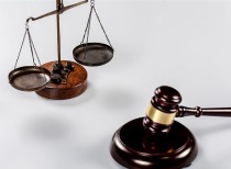 美国法官驳回特朗普对《纽约时报》150亿美元诉讼