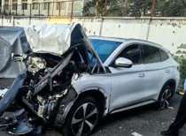 陈震劳斯莱斯事故全责 比亚迪司机多处骨折引关注