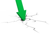 国际油价跌至五个月新低，多重利空因素或致进一步下跌