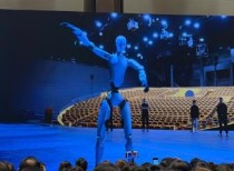 王兴兴谈宇树科技人形机器人进展，H2亮相IROS引关注