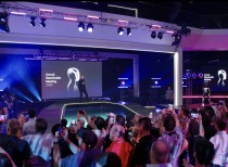 特斯拉天价薪酬方案获通过，马斯克或成万亿富翁