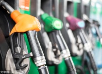 成品油零售调价周期内，原油价格窄幅震荡，限价上调概率大