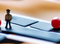 基金行业“持有人优先”原则走向制度化