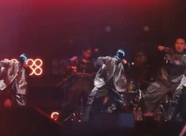 王力宏演唱会引入机器人伴舞 燃炸全场