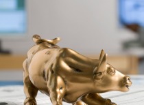 现货白银持续拉升 涨超5%刷新历史新高