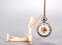 特朗普威胁打击伊朗军事设施