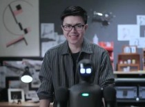 上纬新材：研发人形机器人业务亮相