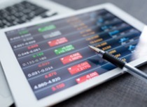 芯片、贵金属、CPU概念股上涨，美股下跌，黄金价格飙升