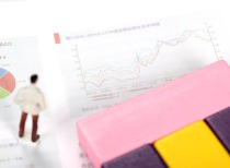 易方达优质精选混合（QDII）基金四季度报告：张坤调整持仓结构