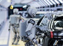 马斯克：人形机器人擎天柱将于明年年底向公众出售