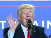 特朗普称将派舰队前往伊朗