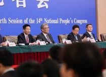 证监会主席：强化新型业务监管，严控风险