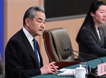 王毅谈中国外交政策：愿同一切志同道合国家构建人类命运共同体