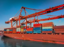 伊朗允许部分船只通过霍尔木兹海峡