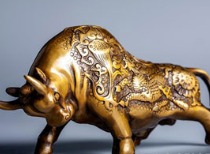 A股市场冲高遇阻 小幅震荡整理