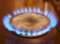 能源价格暴涨!欧洲天然气期货一度暴涨35%!