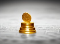 铜师傅上市首日股价近腰斩 港股新股市场破发率提升