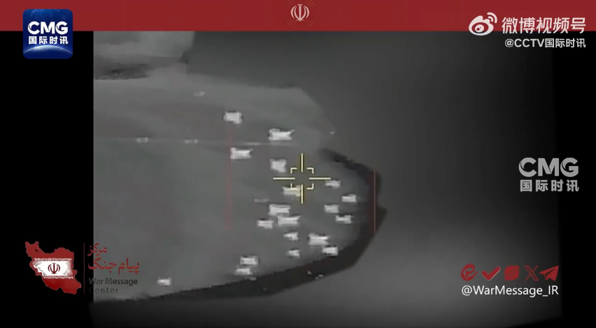 伊朗称2艘美舰冒充商船想溜过海峡被拦截，双方喊话火药味浓烈！被困海员亲历：前有通航广播，后有军舰驶入
