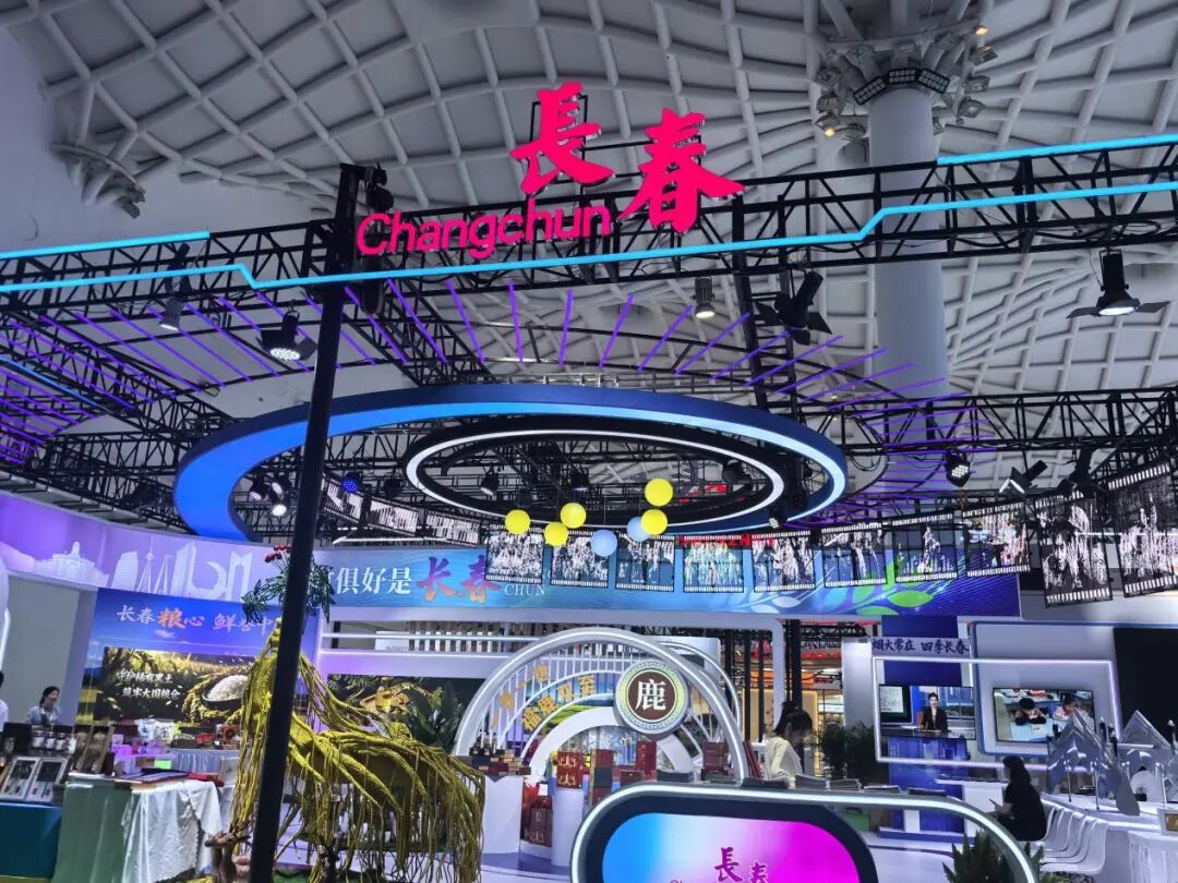 董宇辉三逛消博会：两大显著变化