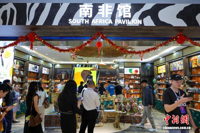 开局之年看中国·开放自贸港：永不落幕的消博汇