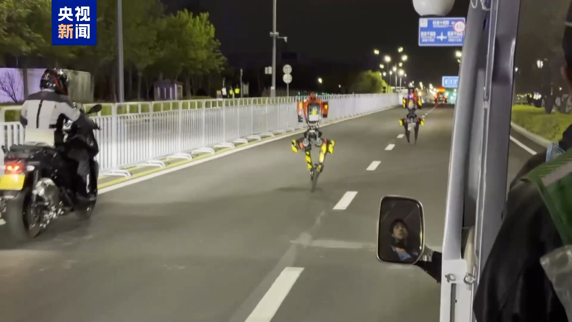 北京最抽象的地方，可能是亦庄：人均GDP超166万，300个机器人在狂奔