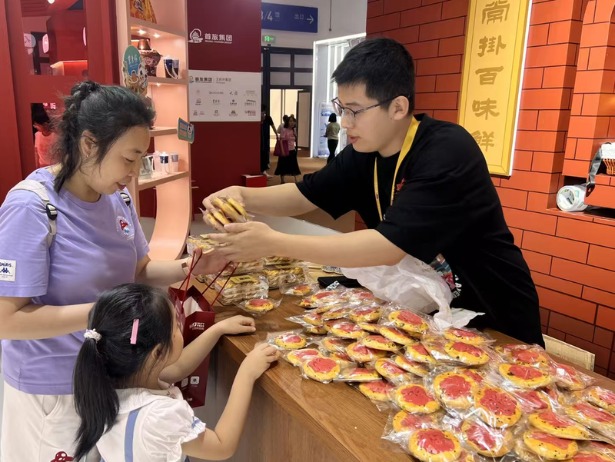 消博会上众多北京好物“销售一空”，参展京企“收获颇丰”