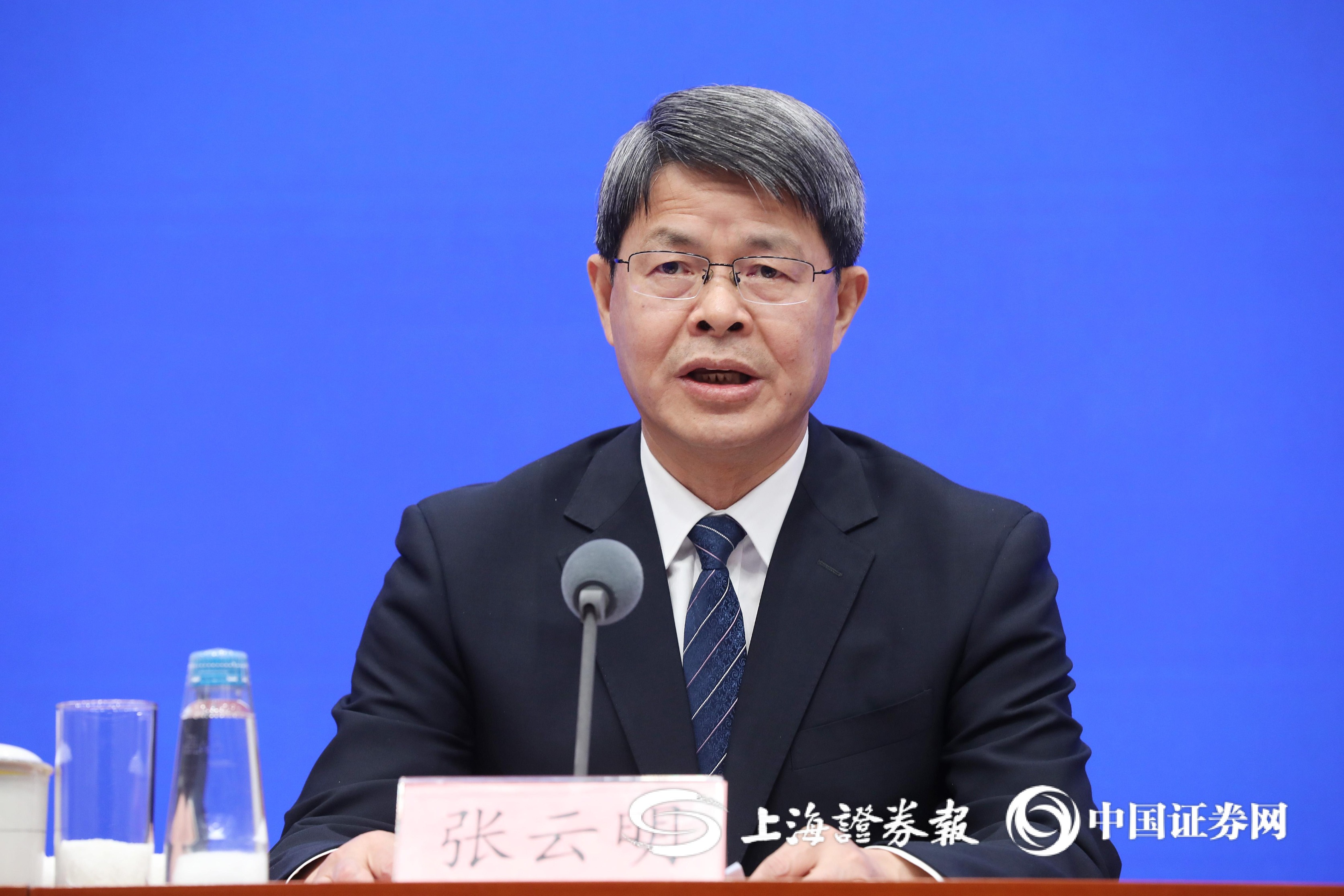 一季度工业机器人、集成电路等产品产量同比分别增长33.2%、24.3%